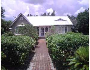 216 SE Oriole Ave, Stuart, FL 34996 photo 1