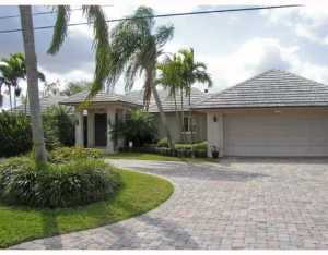 323 River Dr, Tequesta, FL 33469 photo 1
