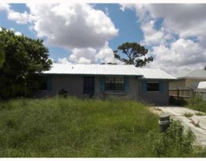 2328 SE Harrison St, Stuart, FL 34997 photo 1