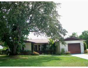1381 SE Sandpiper Ln, Stuart, FL 34996 photo 1