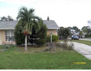 4527 SE Nimrod Ln, Stuart, FL 34997 photo 1