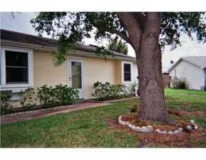 343 NE Camelot Dr, Port Saint Lucie, FL 34983 photo 1