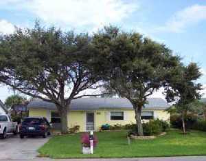 208 E Whitney Dr, Jupiter, FL 33458 photo 1