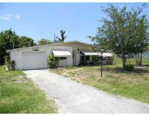 2937 SE Orchid St, Stuart, FL 34997 photo 1