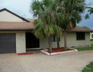 4649 E Pinetree Dr, Delray Beach, FL 33445 photo 1