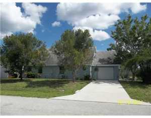 5581 SE Grafton Ave, Stuart, FL 34997 photo 1