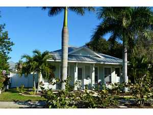 415 SW Akron Ave, Stuart, FL 34994 photo 1