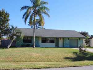 4733 SE Dryfus Ave, Stuart, FL 34997 photo 1
