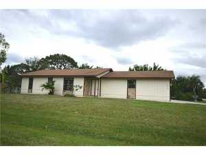 2918 SE Orchid St, Stuart, FL 34997 photo 1
