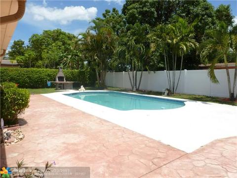 6860 SW 10th St, North Lauderdale, FL 33068 photo 1