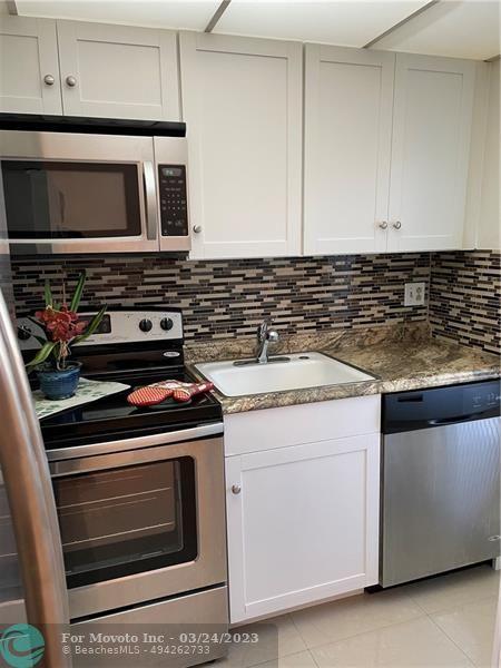 2050 Northeast 39th Street #209 N, Lighthouse Point, FL 33064