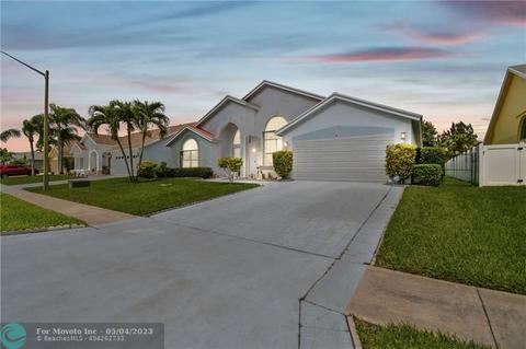 35 Meadows Park Ln, Boynton Beach, FL 33436