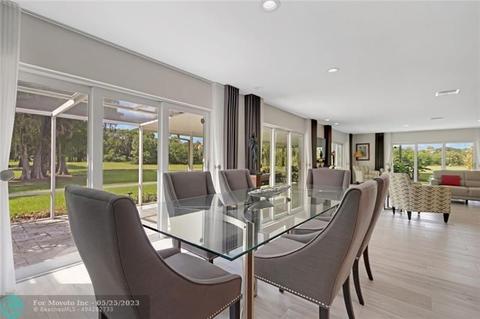 822 E Cypress Ln #V-39, Pompano Beach, FL 33069