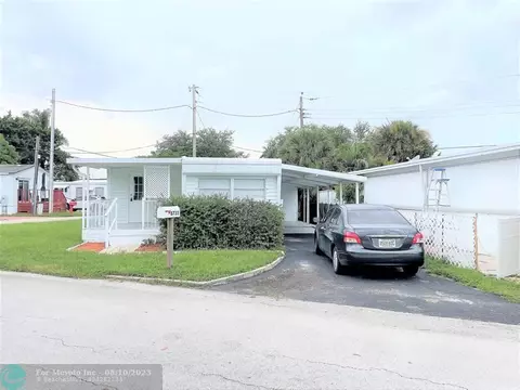 8733 SW 16th Pl, Davie, FL 33324