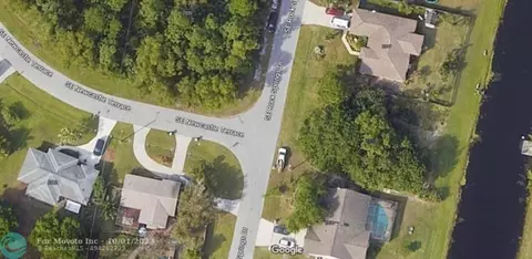 2325 SE Rock Springs Dr, Port St Lucie, FL 34952