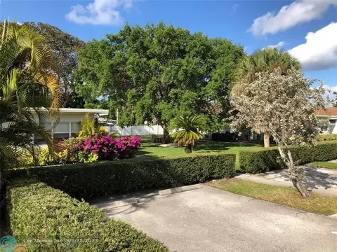 237-239 NE 11th St, Delray Beach, FL 33444