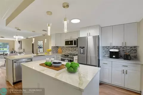 1019 Guildford B #1019, Boca Raton, FL 33434