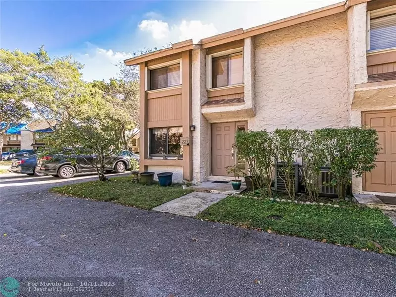 227 Wimbledon Lake Dr ., Plantation, FL 33324 34 Photos Movoto