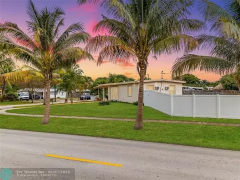 1500 NE 42nd St, Pompano Beach, FL 33064