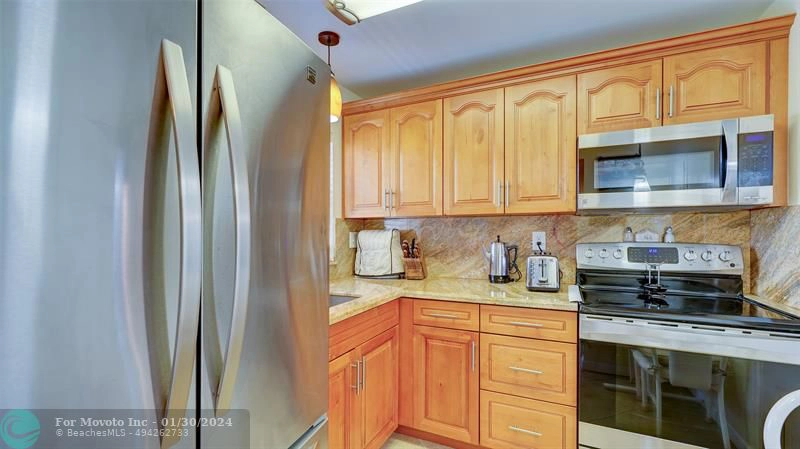 9041 Sunrise Lakes Blvd Unit 206