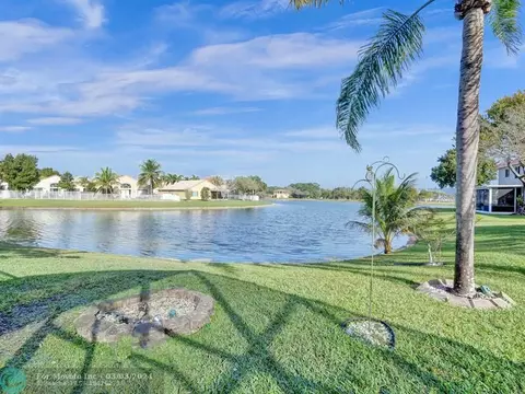 4255 Banyan Trails Dr, Coconut Creek, FL 33073 photo 1