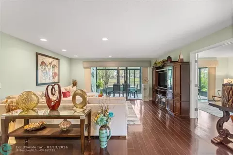 32 Westgate Ln #C, Boynton Beach, FL 33436