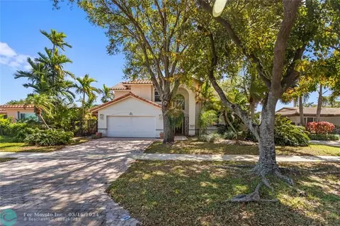 307 N Highland Dr, Hollywood, FL 33021