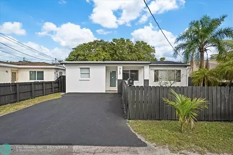 717 SW 7th Ter, Hallandale Beach, FL 33009