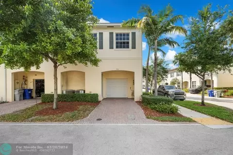 701 SW 2nd Ter, Pompano Beach, FL 33060