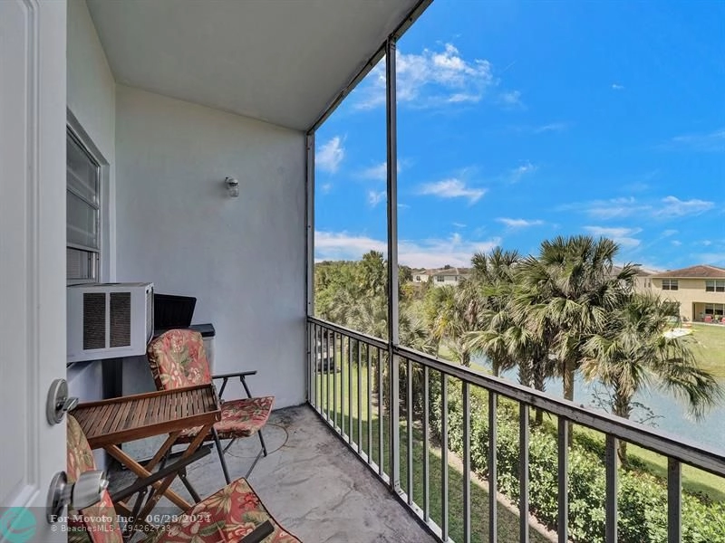 1101 Crystal Lake Dr Unit 304