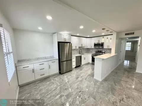 1018 Cornwall A #1018, Boca Raton, FL 33434