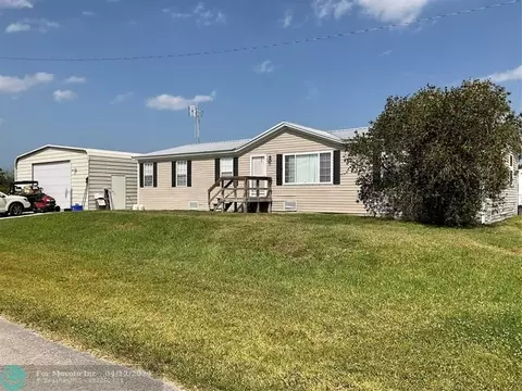 1041 Jerdik Dr, Moore Haven, FL 33471 photo 1