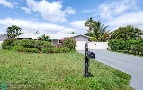642 Bunting Dr, Delray Beach, FL 33444