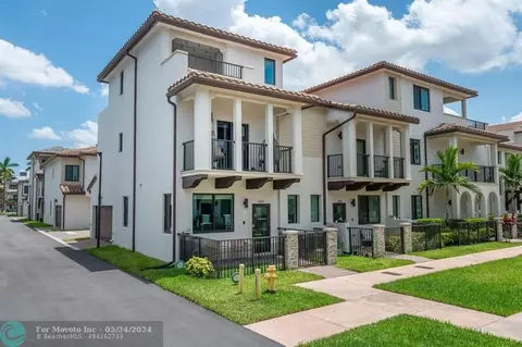 4690 NW 83rd Psge #4690, Doral, FL 33166