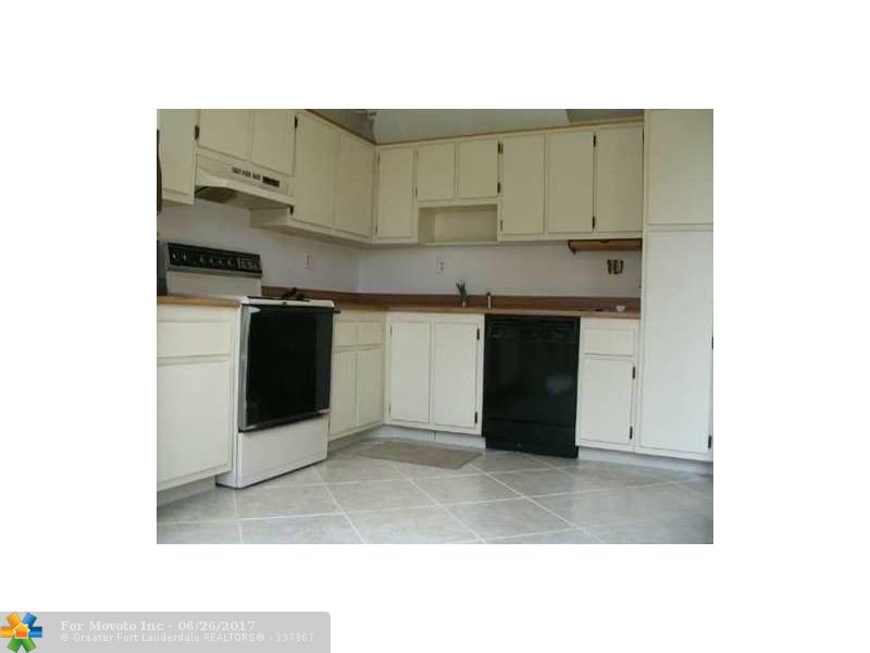 1135 Hamptons Bl #1135, North Lauderdale, FL 33068 photo 2