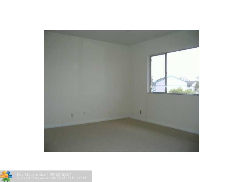 1135 Hamptons Bl #1135, North Lauderdale, FL 33068 photo 4