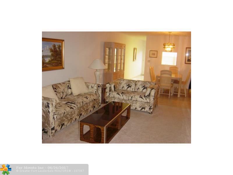 2006 Granada Dr #E4, Coconut Creek, FL 33066 photo 5