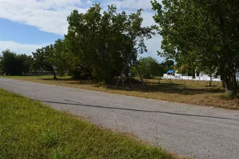 1664 Lambert Dr, Big Pine Key, FL 33043 photo 2