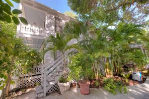 1401 Newton St, Key West, FL 33040 photo 2