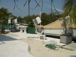 334 E Seaview Apt, Marathon, FL 33050 photo 4