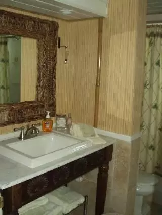 334 E Seaview Apt, Marathon, FL 33050 photo 8