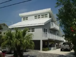 334 E Seaview Apt, Marathon, FL 33050 photo 1