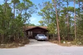 2460 Pensacola, FL photo 1