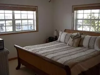 237 E Cahill Ct, Big Pine Key, FL 33043 photo 3