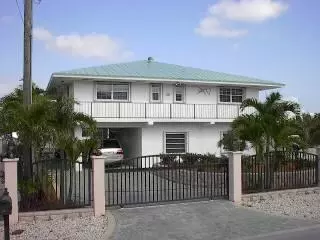 237 E Cahill Ct, Big Pine Key, FL 33043 photo 1