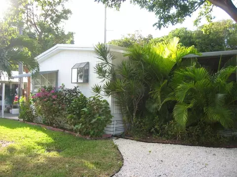 900 S Emerald Dr, Key Largo, FL 33037 photo 1