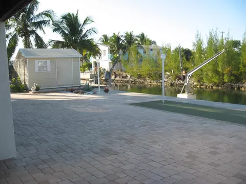 29565 Flying Cloud Ave, Big Pine Key, FL 33043 photo 2