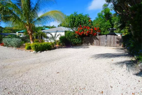 28 Snapper Ave, Key Largo, FL 33037 photo 3