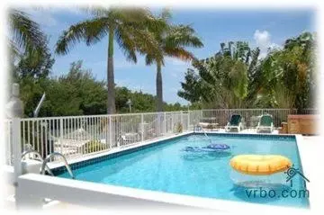 39 Treasure, Marathon, FL 33050 photo 2