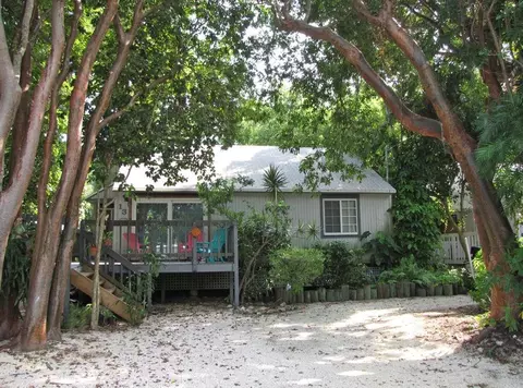 13 Dolphin Rd, Key Largo, FL 33037 photo 1